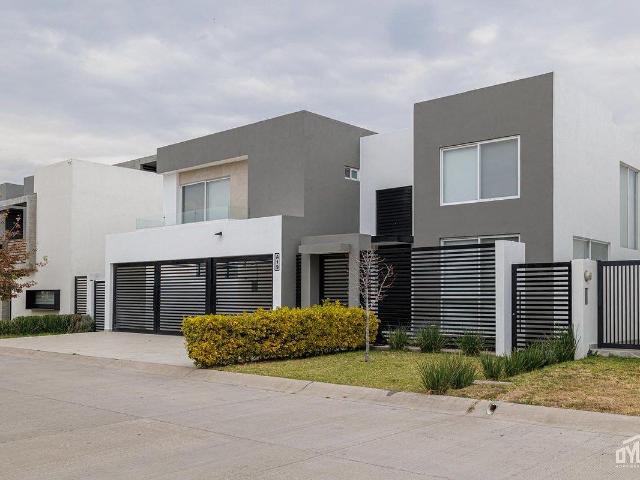 CASA EN RENTA