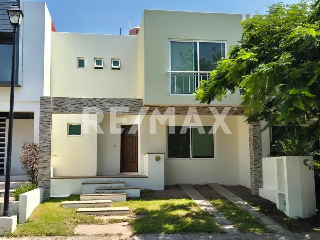 Casa en RENTA
