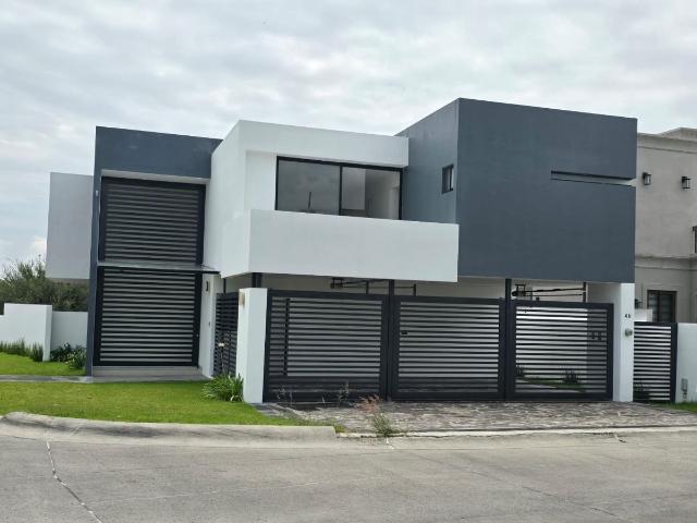 CASA EN RENTA