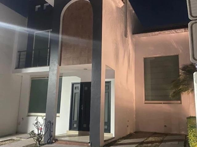 CASA EN RENTA