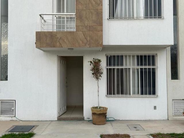 Casa EN RENTA