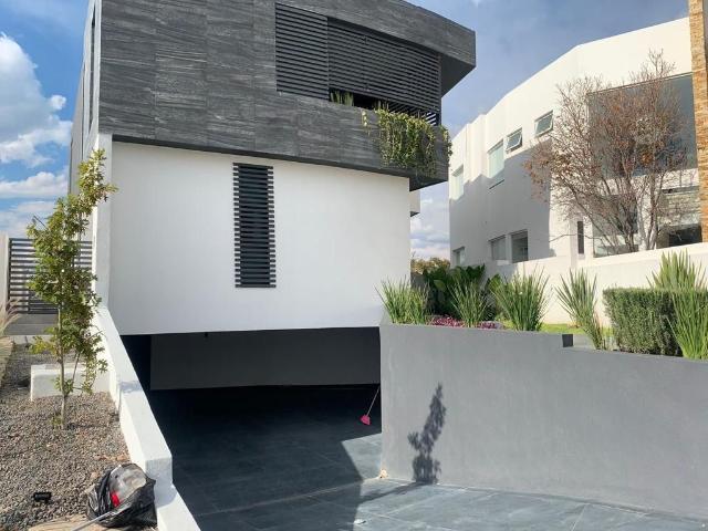 CASA EN RENTA/VENTA