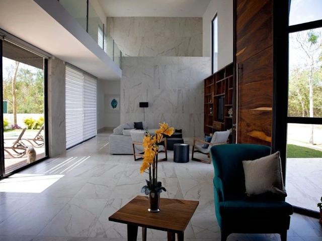 CASA EN RENTA/VENTA AMUEBLADA, EQUIPADA Y PANELES EN CUTZAM YUCATAN COUNTRY CLUB