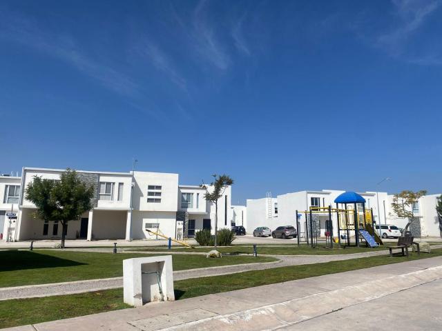 Casa en RENTA/VENTA en La Cantera 2 Pozos