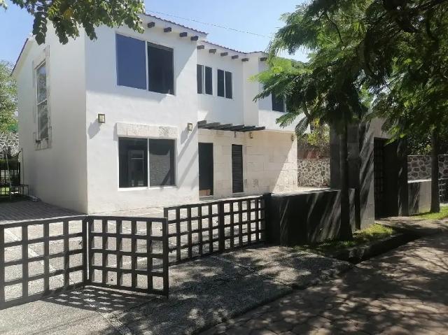 CASA en RENTA/Venta Fraccionamiento Huertas del Llano