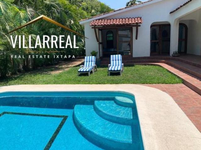 CASA EN RESIDENCIAL CAMPO DE GOLF