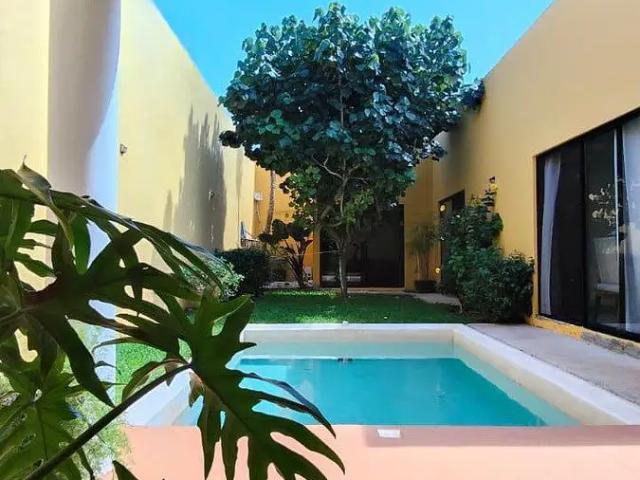 CASA EN RESIDENCIAL EN CONKAL