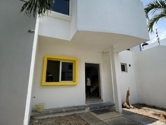 Casa en Residencial Esmeralda Smz 50
