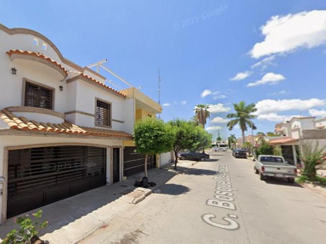 Casa en Residencial Jardines del Bosque