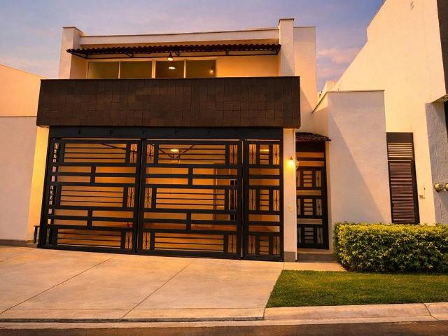 Casa en Residencial Las Brisas