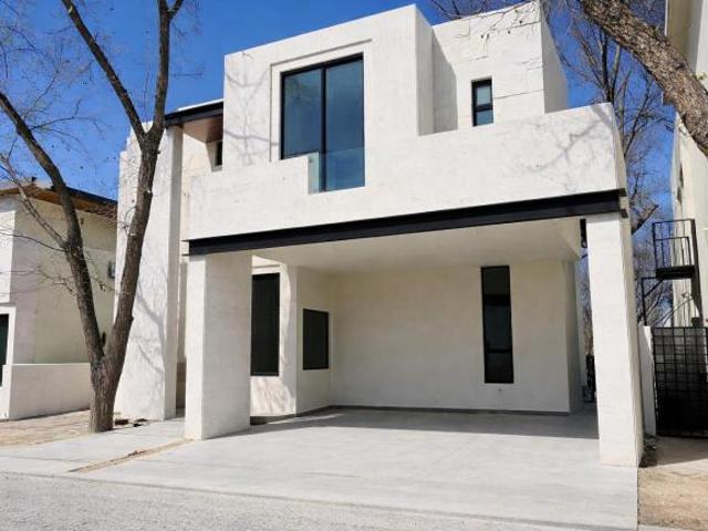 Casa en Residencial San Alberto