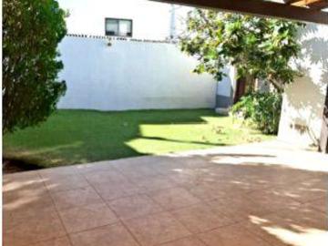 Casa en Residencial Santa Lucia