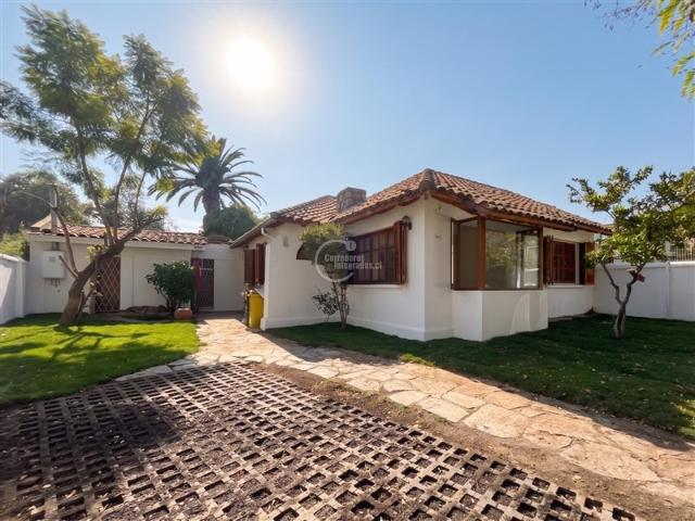Casa en Rey Cristian / Eliecer Parada