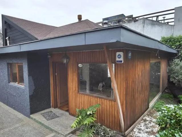 Casa en reñaca bajo centro. 3.5d/3b pasos de la playa