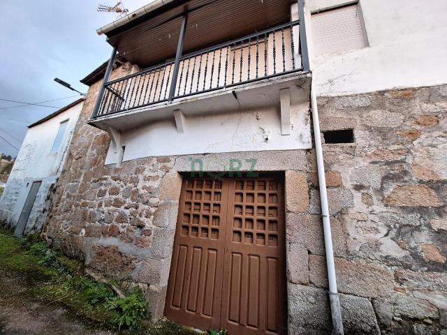 CASA EN RIBEIRO CENLLE