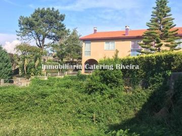 CASA EN RIBEIRA