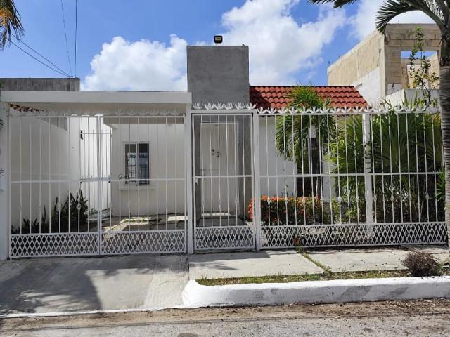 Casa en Supermanzana 50