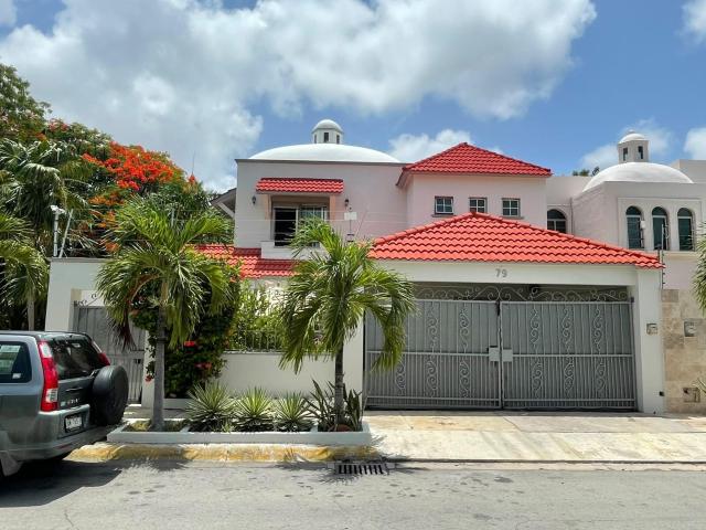 Casa en Supermanzana 11
