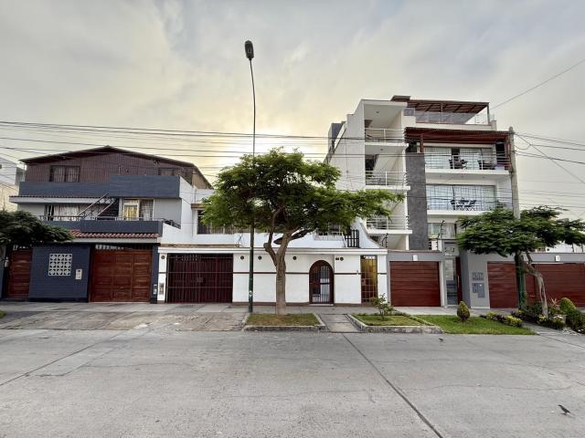 Casa en Surco Parque La Amistad