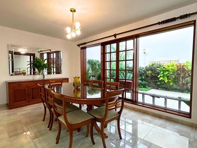 CASA EN SURCO REMODELADA!