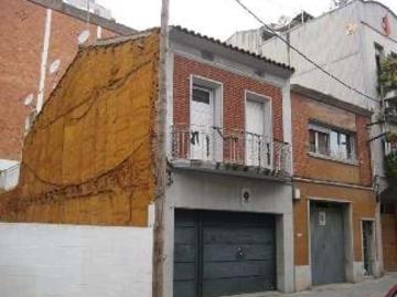 CASA EN SABADELL 168M CON GARAJE POR DEBAJO DE MERCADO ALTA RENTABILIDAD