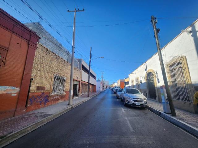 CASA ANTIGUA EN VENTA O RENTA HABITACIONAL O COMERCIAL EN ZONA CENTRO SALTILLO COAHUILA