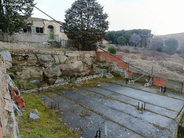 Casa en San Lorenzo, Segovia: Oportunidad para reformar rodeada de naturaleza