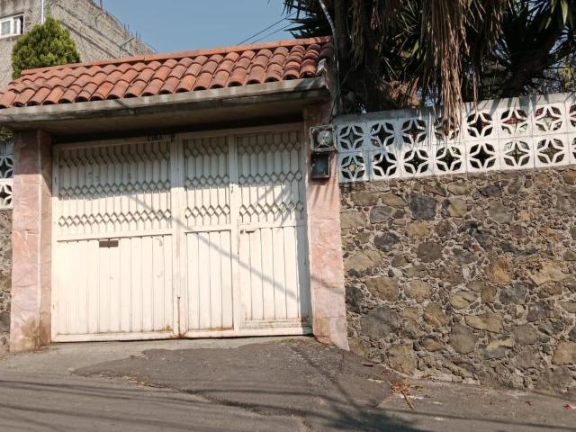Casa en San Lucas Xochimanca