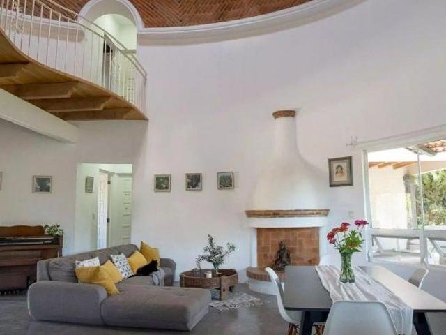 Casa en San Miguel de Allende, con terraza, en privada y estilo colonial