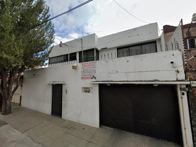 Casa en San Pedro Zacatenco CDMX, Remate bancario