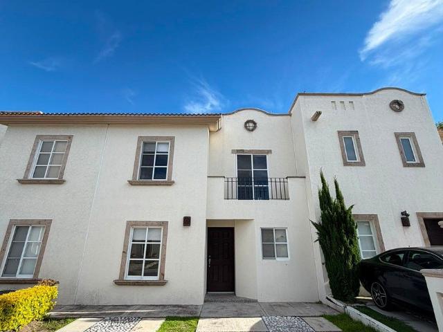 Casa en Santa Fe, Juriquilla en privada