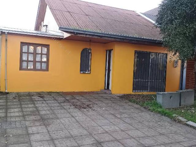 Casa en Santa Teresita de Colin en Pasaje Cerrado