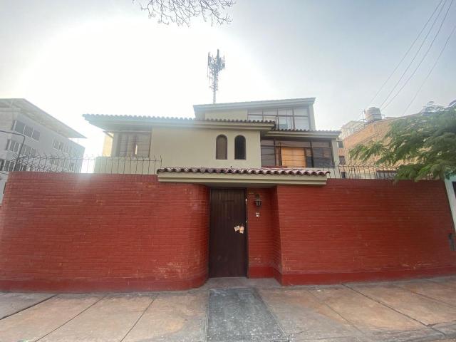 Casa en Santiago de Surco