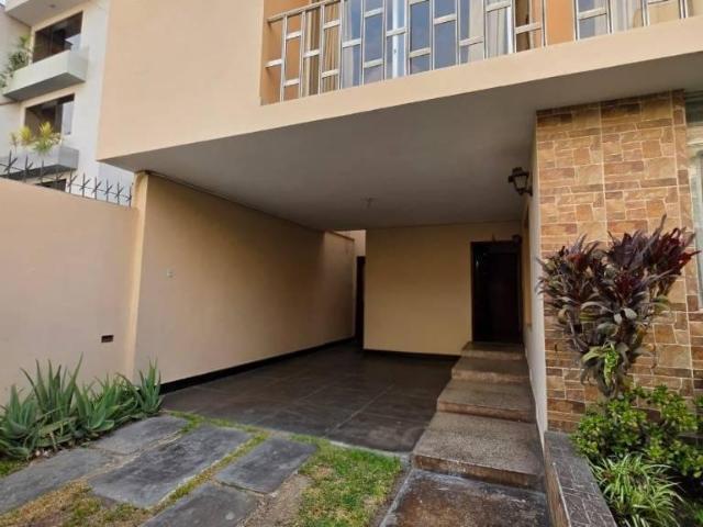 Casa en Santiago de Surco
