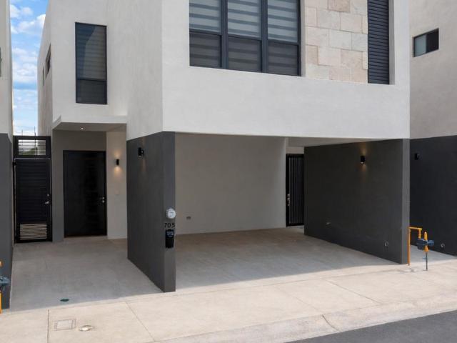 Casa en Savana Residencial Por Parque Central Teofilo Borunda