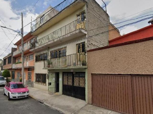 CASA EN SECTOR POPULAR IZTAPALAPA CDMX