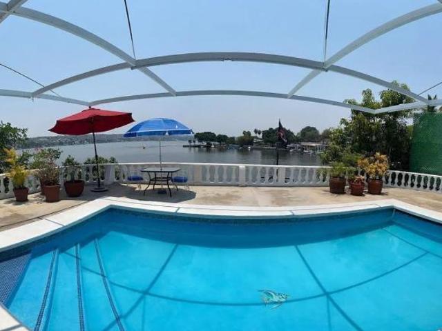 Casa en Tequesquitengo | “La Quinta de la Bahía” con Acceso Directo al Lago y Muelle Privado
