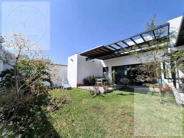 CASA EN UN NIVEL EN VENTA EN FRACCIONAMIENTO CON VIGILANCIA