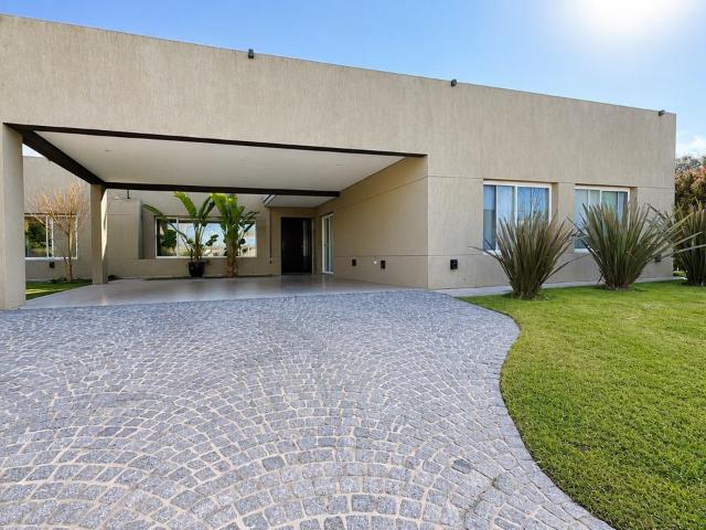 Casa en una planta con gran patio interno y pileta | Lote interno | San Mat?as | Maschwitz | Escobar