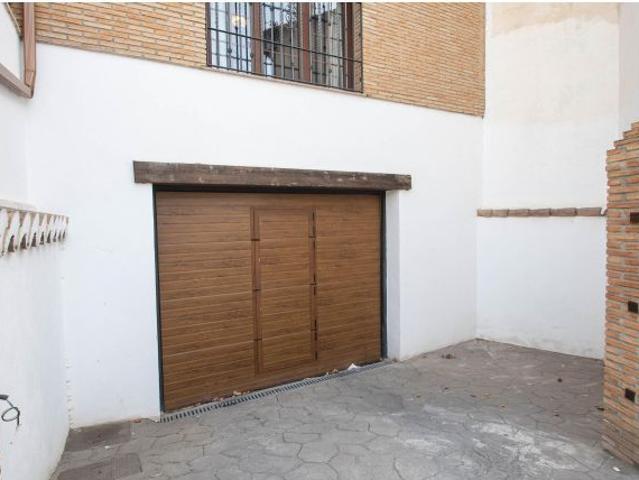 CASA EN UNA PLANTA + GRAN SÓTANO
