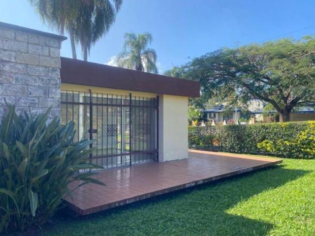 CASA UNA SOLA PLANTA 3 RECAMARAS FRACCIONAMIENTO FORTIN, FORTIN VER