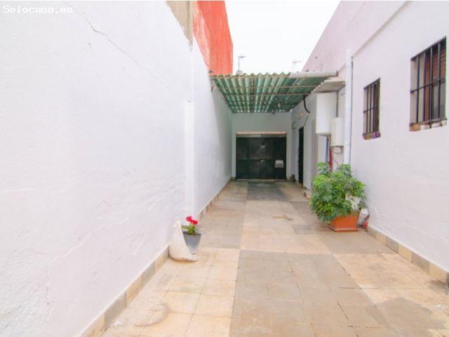 Casa en una sola planta + gran patio y 2 aparcamientos