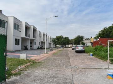 Casa en Unidad habitacional La Joya