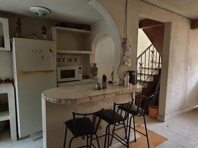 CASA EN UNIDAD HABITACIONAL TEJALPA JIUTEPEC MORELOS