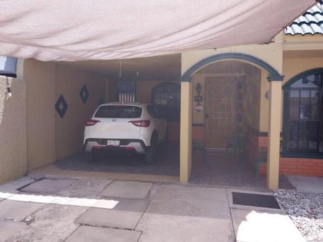 Casa en Unidad Nacional