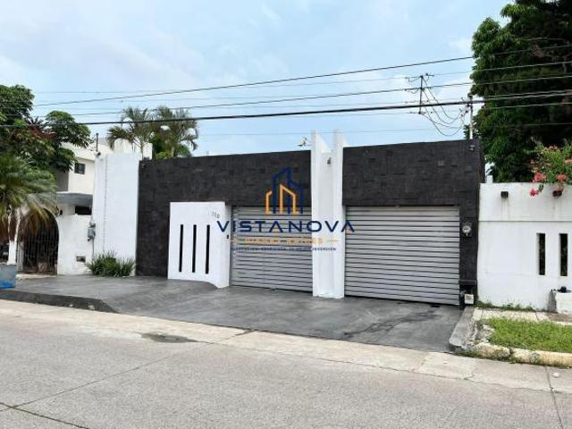 Casa en Unidad Nacional