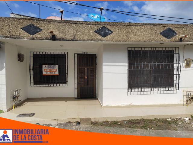 CASA EN URBANIZACIÓN EL ROSARIO