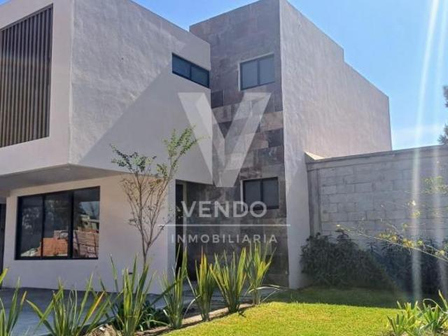 Casa en URQUIJO