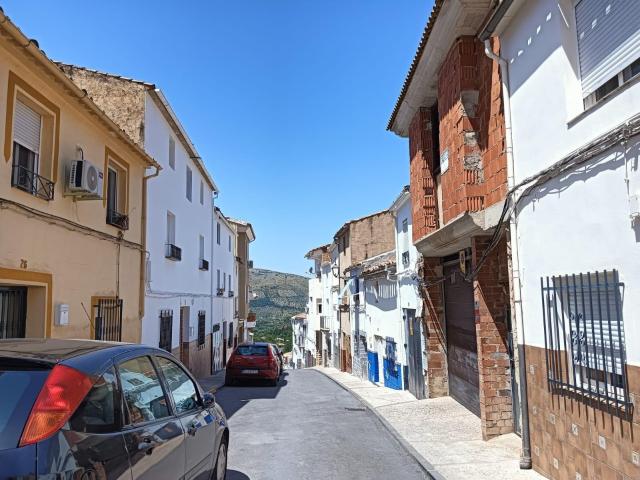 Casa en Valdepeñas de Jaén