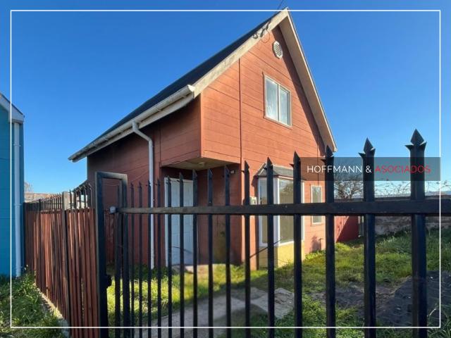 Casa en valdivia, 2 pisos en torreones nte